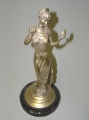 Jugendstil Bronze Plastik: Dame beim Schminken, Silber-Patinierung