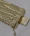 Foto 2: Goldenes neuzeitliches Armband, gestempelt