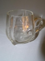 Foto 1: Glas Henkel-Becher, um 1900