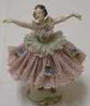 Gemarkte Porzellanfigur: Ballerina in Tüllkleid, um 1900, wohl Thüringen