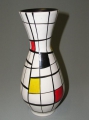 Foto 2: Große Design Vase, Keramik, 70er Jahre, gemarkt, handbemalt im De Stijl-Stil