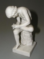 Foto 1: Bisquit Porzellan Figur: Dornauszieher, 1860-80