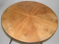 Foto 3: Design Sofa-Tisch, Deckblatt französischer Nußbaum furniert, Untergestell Buche