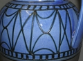 Foto 4: Keramik Boden-Vase, um 1950-60, ein Henkel, blaue Glasur mit Faden-Dekor