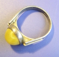 Foto 1: Art Deco Ring, 835er Silber, mit milchig-gelbem Stein
