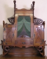 Foto 2: Großer konischer Jugendstil Buffet-Schrank, in Nußbaum, Fabrikantenmöbel, museale Qualität