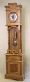 Foto 1: Große beschnitzte Jugendstil Standuhr, um 1910, Eiche