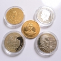 Konvolut Gedenkmünzen, 5 x historische Persönlichkeiten: Ludwig II. / John F. Kennedy / Bill Clinton / Boris Jelzin / Gerhard Schröder, Silber und Kupfer-Nickel vergoldet, 1994-2000