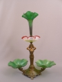 Dreietagiger figürlicher Jugendstil Tafelaufsatz, mit Schalen, Jardiniere und Vase, um 1895