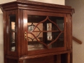 Foto 2: Jugendstil Vitrinenschrank, um 1910, in Eiche massiv