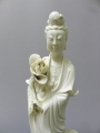 Foto 3: Porzellanfigur Guanyin, China, Anfang 20. Jahrhundert, Dehua / Blanc de Chine