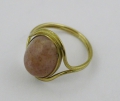 Foto 1: Ring, 333er Gold, mit Sugilith, Fisch-Punze, um 1900