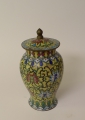 Foto 1: Emaillierte Kupfer Deckelvase, frühes 19. Jahrhundert, Cloisonné-Technik