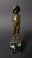 Foto 1: Schlierstein: Bronze-Statuette, Knabenfigur, um 1900, wohl Berlin