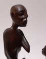 Foto 4: Afrikanische Kultskulptur, Figurengruppe in Ebenholz, 20. Jahrhundert