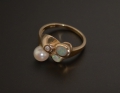 Ring, 20. Jahrhundert, 585er Gold, mit Edelopalen, Perle und Brillant