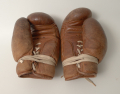Foto 3: Boxerhandschuhe, mit Jahreszahl 1936 gestempelt, echt Leder