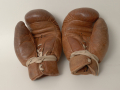 Foto 3: Boxerhandschuhe, mit Jahreszahl 1986 gestempelt, echt Leder