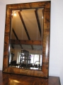 Foto 2: Beistellmöbel / Beistellschrank, mit Spiegel, Biedermeier, in Wurzelnußbaum