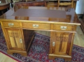 Schreibtisch, Jugendstil, in Nußbaum