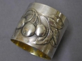 Foto 1: Jugendstil Serviettenring, Kirschzweig-Dekor, WMF