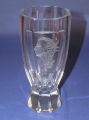 Pokal-Glas, Böhmen, 1936, Tiefgravur: Sportler-Porträt mit olympischer Fackel und Lorbeerzweig