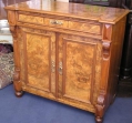 Beistellmöbel / Beistellschrank, Gründerzeit, in Nußbaum