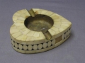 Foto 2: Herzförmiger Art Deco Aschenbecher, Horn