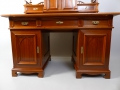 Foto 3: Gründerzeit Aufsatz-Schreibtisch, Nußbaum furniert, Stil Neogotik