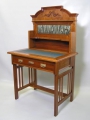 Jugendstil Damen-Schreibtisch, in Nußbaum, Aufsatz original Seidenstoff