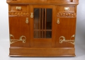 Foto 3: Firma Friedrich Schramm - Lübeck: Jugendstil Aufsatz-Buffet-Schrank, Eiche, zweiteilig