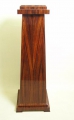 Konische große Vierkant-Säule, in Edelholz, Nachbau
