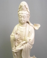 Foto 2: Große asiatische Porzellan Plastik: Barmherzigkeits-Göttin / Guanyin, 19. Jahrhundert, China, Dehua, Blanc-de-Chine