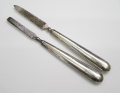 Zweiteiliges Maniküre-Set: Feile und Nagelreiniger, um 1900, 800er Silber, gepunzt