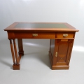 Foto 2: Schreibtisch / Damenschreibtisch, Jugendstil, in Mahagoni und Nußbaum, mit Stuhl