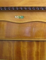 Foto 2: Vitrine / Salonmöbel, Jugendstil, in westindischem Satinholz / Zitronenholz