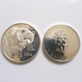 Foto 1: 2 x Silber Anlagemünzen: Kanada - Maple Leaf, 5 Dollars, 2001 / China - Panda, 10 Yuan, 2004, 999er Silber