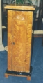 Pfeilerschrank, Biedermeier, in Birke