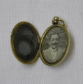 Foto 2: Goldenes Biedermeier Medaillon, Double, mit Guilloche