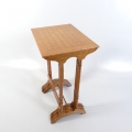 Foto 3: Satztische / nest of tables, 19. Jahrhundert, in Eiche, 3er Satz Beistelltische