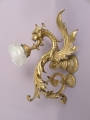 Foto 1: Figürliche Historismus Wandlampe, in Messing, geflügelte Drachen-Protome