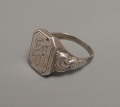 Herrenring / Monogramm-Ring, um 1900, wohl 900er Silber