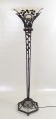 Foto 1: Edgar Brandt (1880-1960): Art Deco Standlampe, Frankreich, Entwurf um 1925, Schmiedeeisen-Gestell