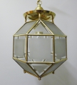 Foto 2: Adolf Loos attr.: Art Deco Deckenlampe / Flurleuchte, wohl Wien, prismatische Messinglaterne