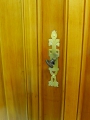 Foto 3: Zweitüriger Jugendstil Kleiderschrank, in Kirsche, um 1905/10