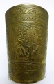 Foto 7: Messing Becher, wohl Indien, Ende 19. Jahrhundert / Anfang 20. Jahrhundert, ziselierter asiatischer Dekor