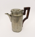 Foto 3: Biedermeier Zinn Deckelkanne, datiert 1830