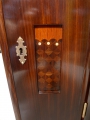 Foto 6: Art Deco Salonspiegel / Standspiegel, in Edelholz, Ausführung Raumkunst - Werkstätten für Kunstgewerbe - Dresden, Entwurfsmöbel (wohl Bruno Paul)
