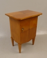 Foto 1: Art Deco Beistellmöbel / Flurschränkchen, in Kirsche