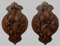 Foto 1: Ein Paar große Jagd-Wandappliken / Stilleben-Reliefs, 19. Jahrhundert, Nussbaum geschnitzt